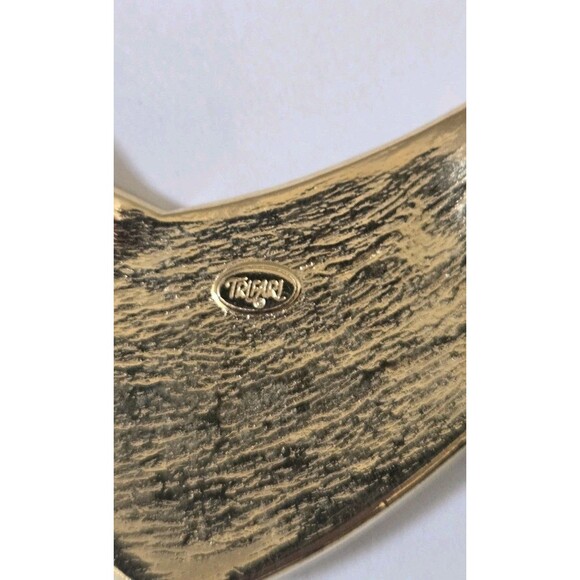 Vintage Trifari Black Enamel Gold tone V Shape 17" Collar Necklace - Picture 8 of 8